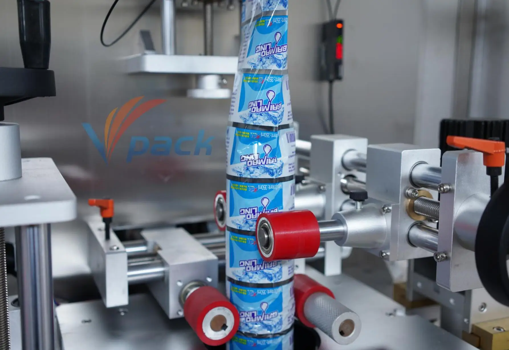 Automatic 5 Gallon Barreled Neck Labeling Machine For Bottle Shrink