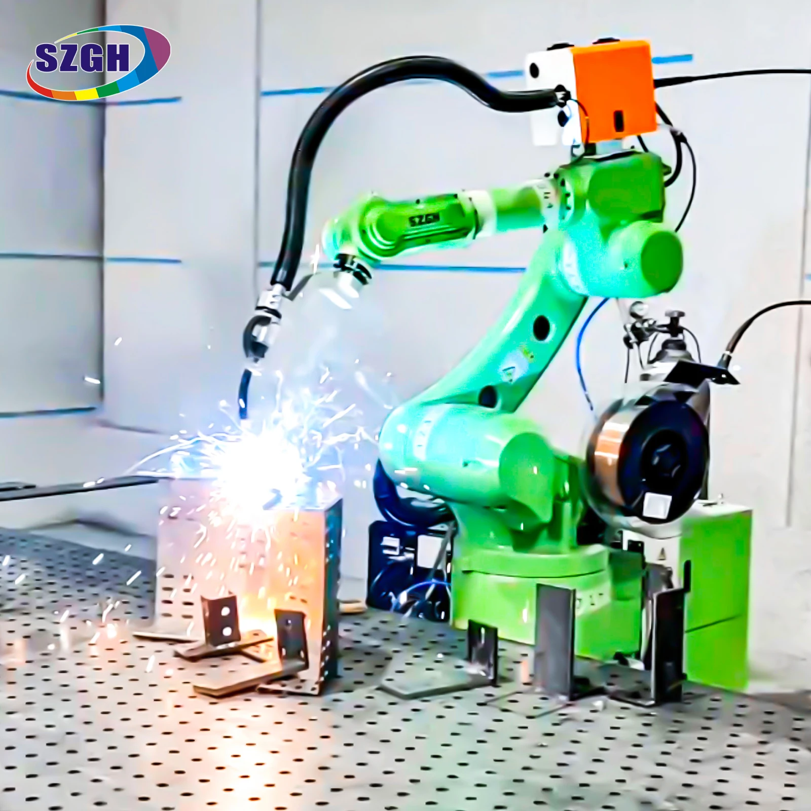 China Industrial CNC Welding Robot /Robotic Arm -8 Axis Robot for  TIG/MIG/MAG Welding Machine