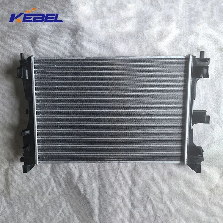 Auto radiator za hlađenje motora po veleprodajnoj cijeni OEM 68430444AA Automobilski radiator za Jeep Renegade 2019 2020 2021 2022