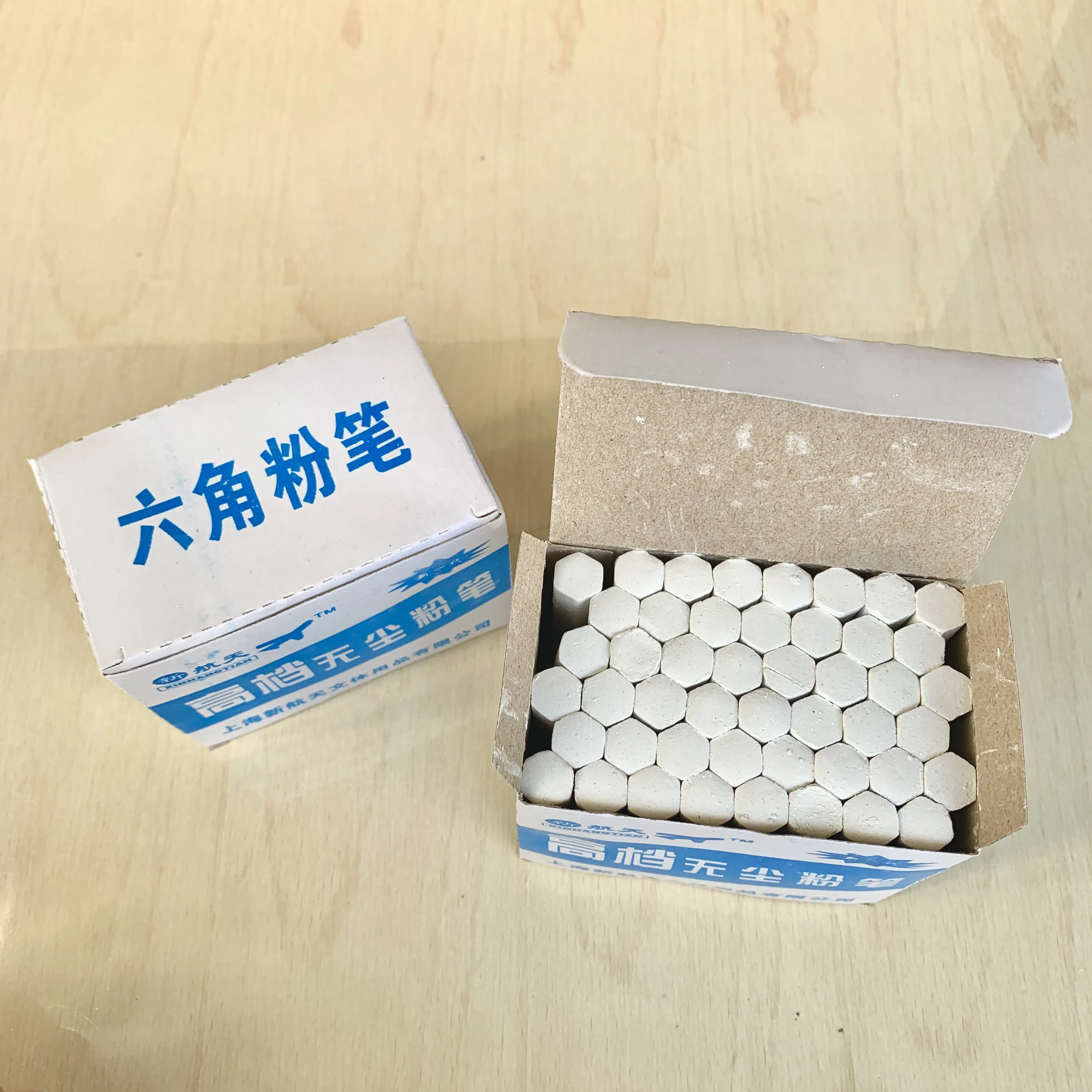 Китайский завод поставляет белый разноцветный чистый мел для доски