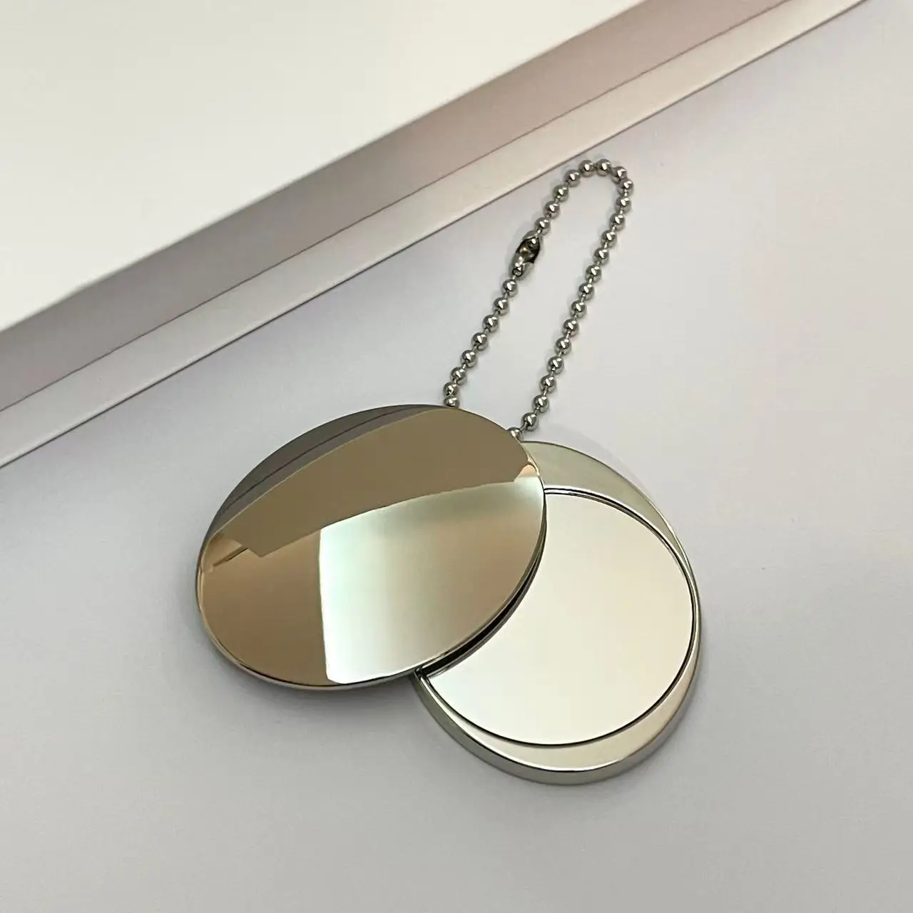 Custom Logo Mini Folding Mirror Portable Keychain For Women Travel Modern Style Small Promotional Gift Metal Crafts_voghion.com