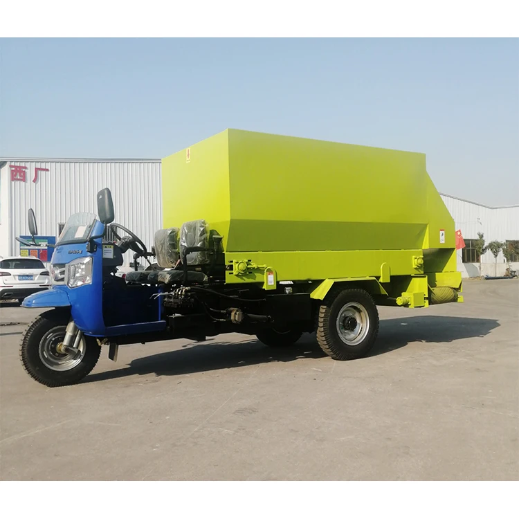 Feeding Tricycle Spreader Automatic Feed Spreader Cattle Feed Spreader in the Farm