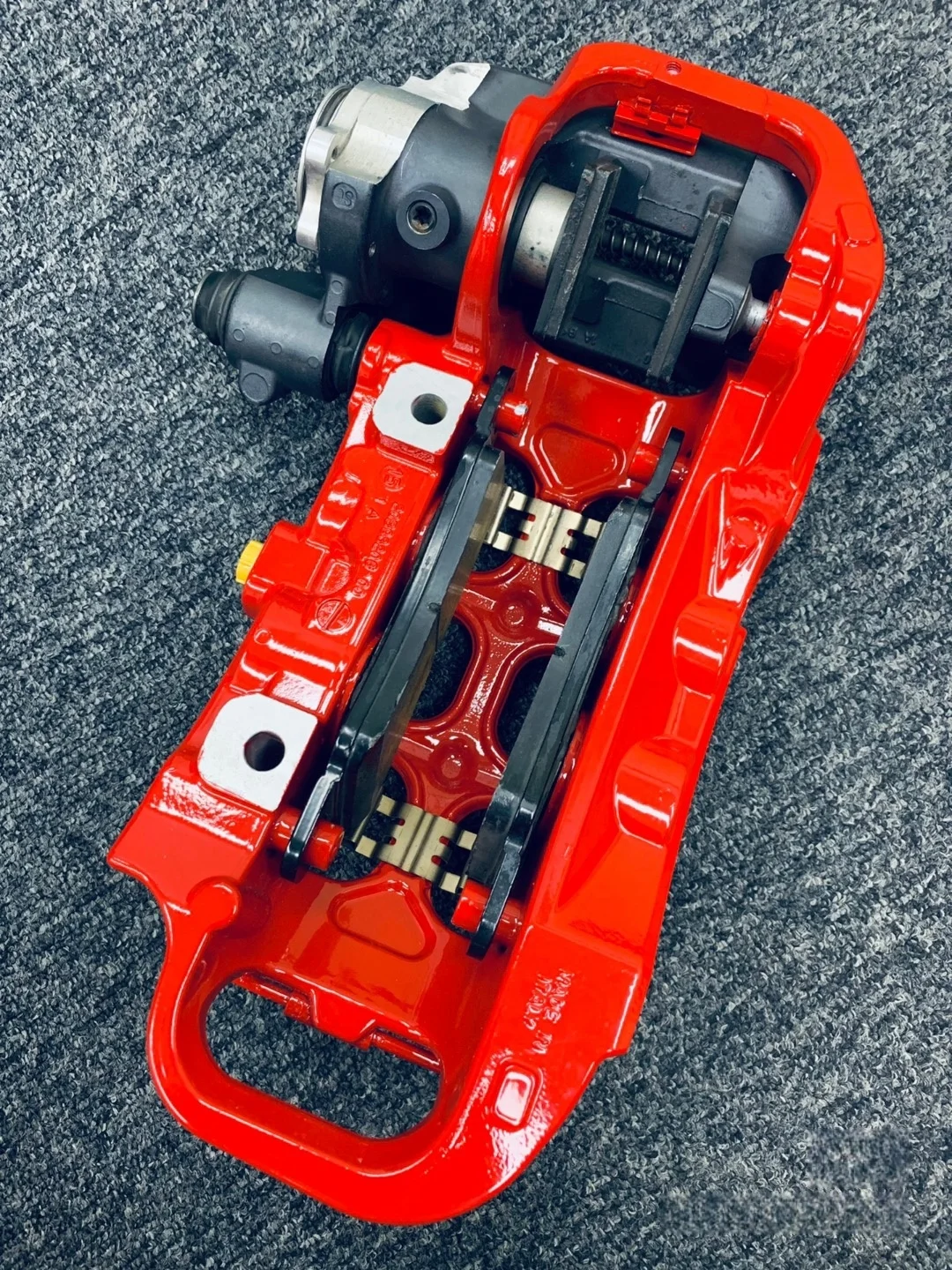 カーボンキャリパーブレーキ 赤/黒 138g フェラーリ488カーボンセラミックブレーキキャリパーとブレーキ