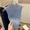 Azzurro Chiaro a Collo Basso