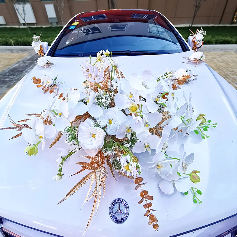 White Wedding Car with Wedding Decorations Flowers Stock Image - Image of  curve, celebration: 125393519