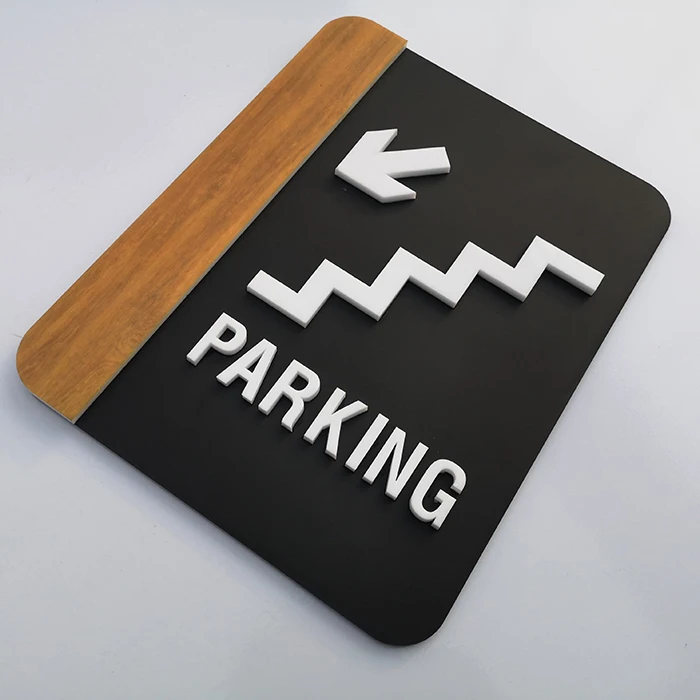 
 Изготовленный на заказ для автомобильных стоянок направлении знак доска для гостиницы  