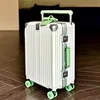 Blanco y verde
