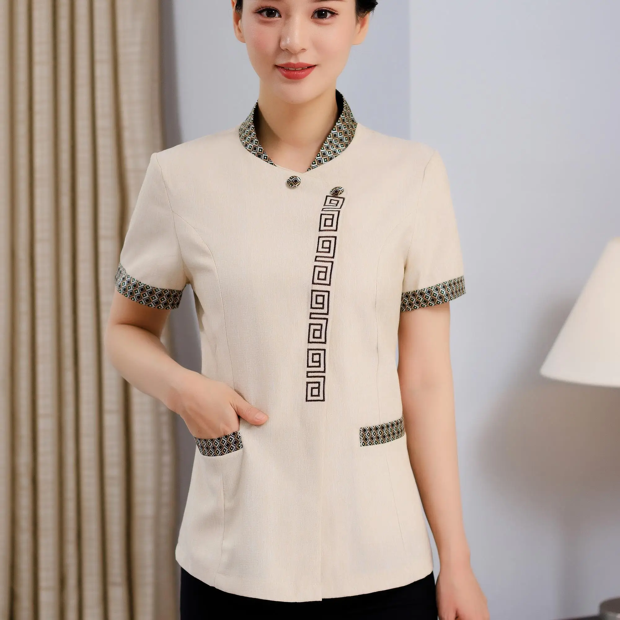 Factory Priced Hotel Cleaning Work Tunic Customized Logo Restaurant Housekeeping Uniform for Cleaners Near Me