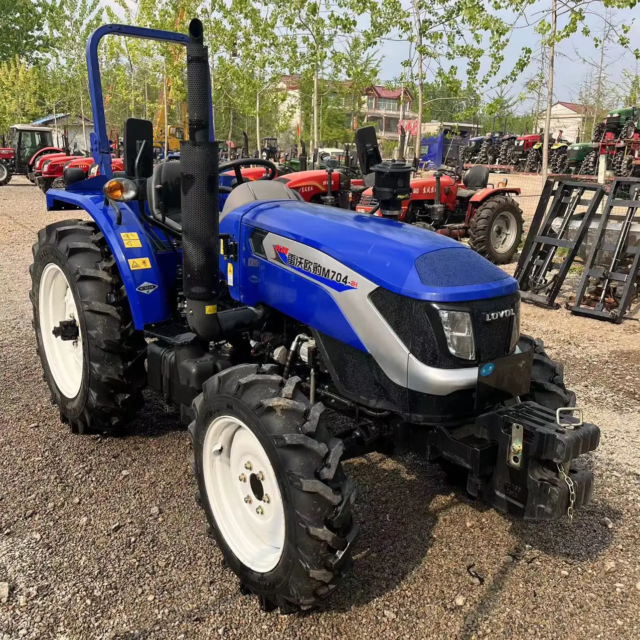 Multifunctional Massey Ferguson 165 Dong Fang Hong Tractors Water Pump Tractor Serial Planter for Wholesales