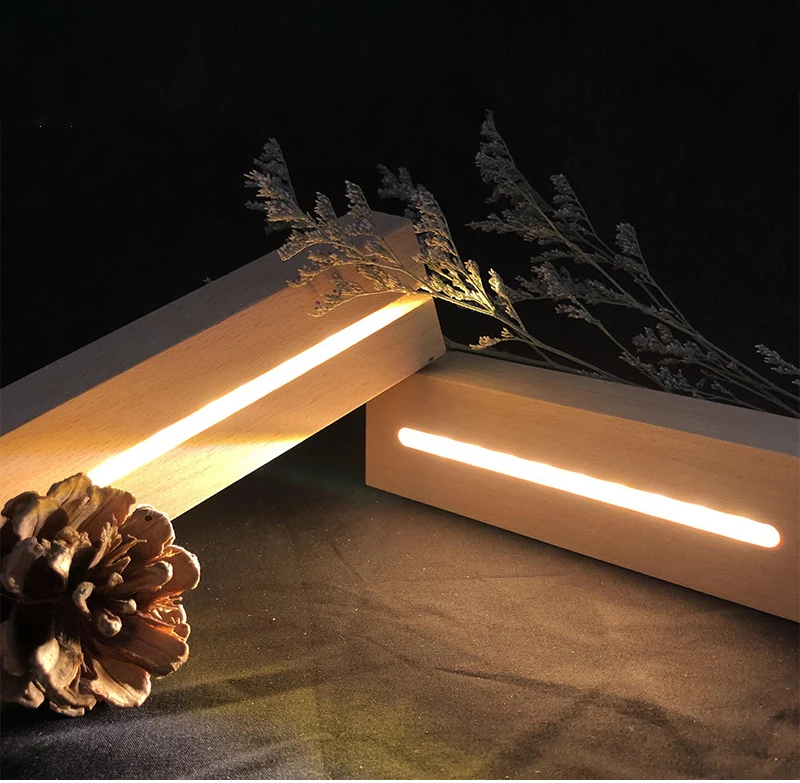 Base Espositiva In Legno Con Luce LED USB Per Pannelli Acrilici - KEYE - 15x4x3 Cm - Luce Calda