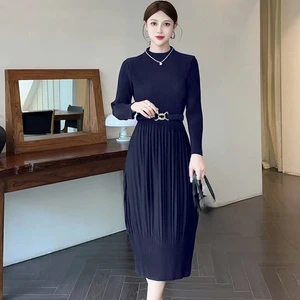 Solid Color Large-size Pleated Dress Available for Wholesale and Customization Support