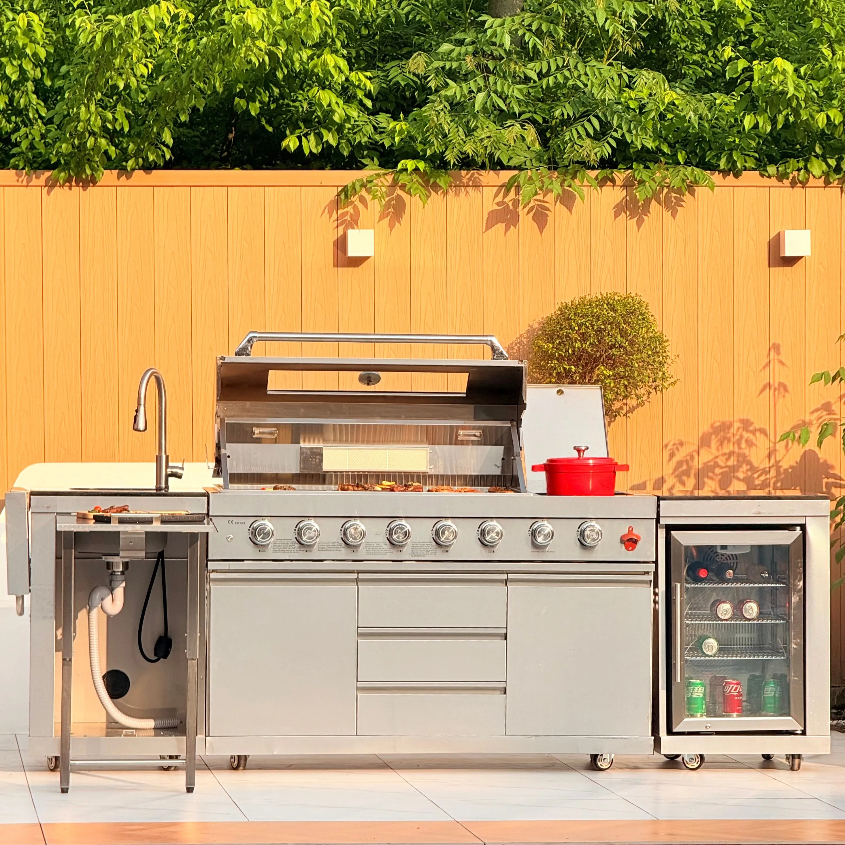 Modern Gas Grill with Fridge and Cabinet for Outdoor BBQ