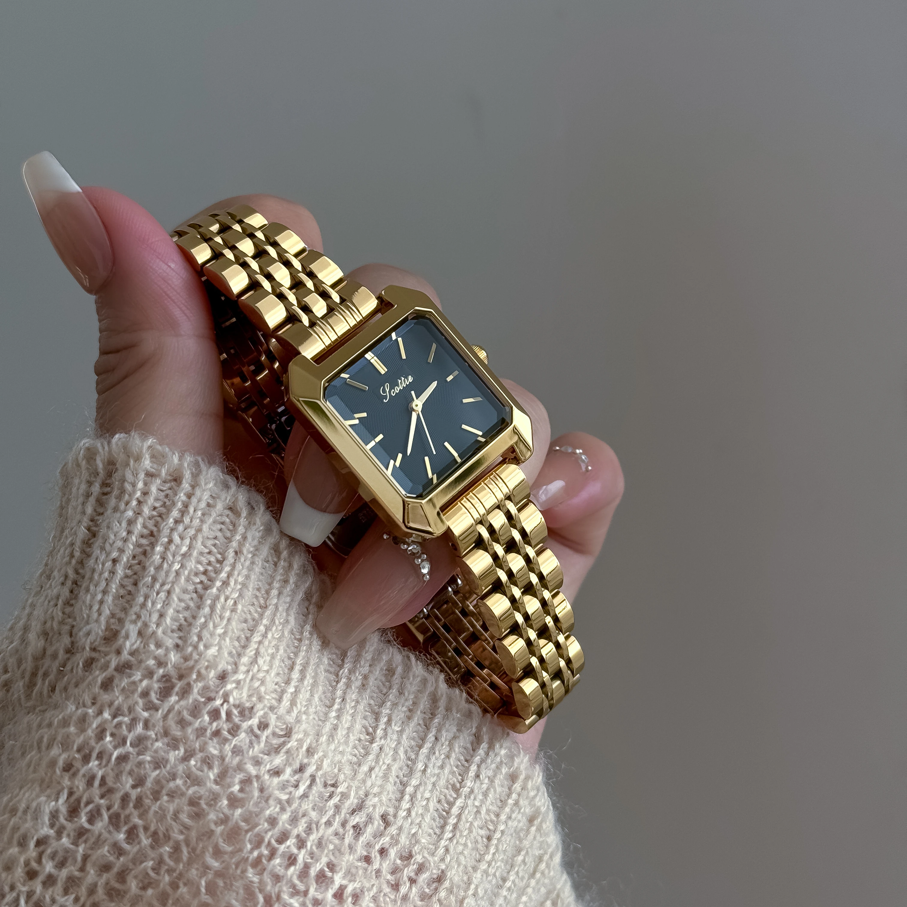Scotty 9153b - Luxury Quartz Watch for Lady with Square Dial