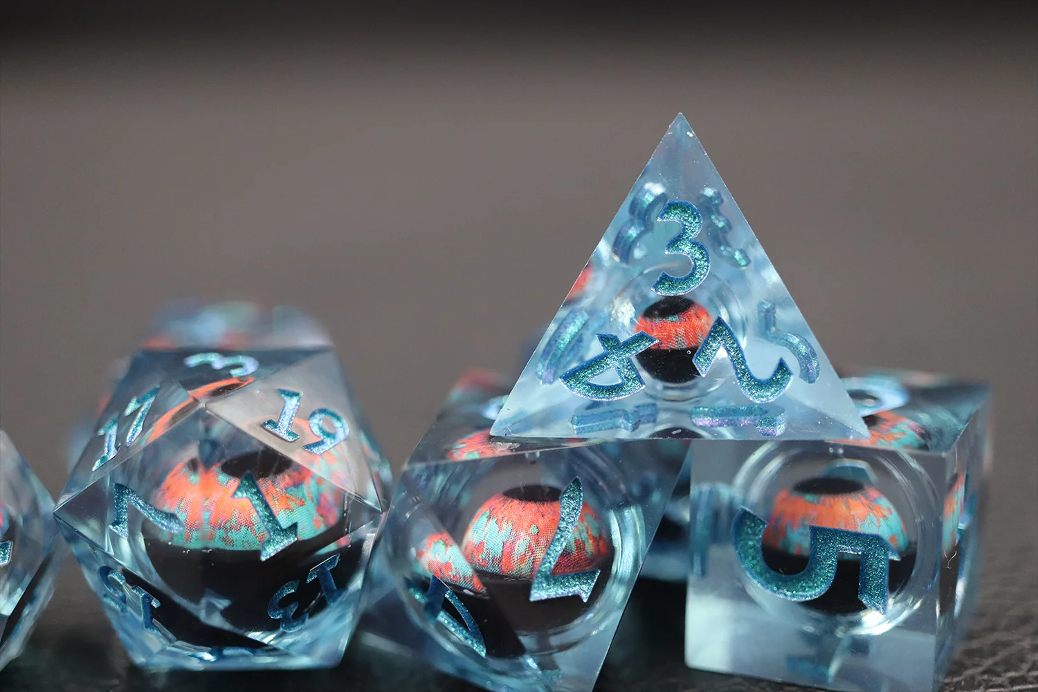 Custom 16mm Dnd Blue Dice Board Game Resin sharp Edge D4-d20 Polyhedral Dice Include Blood Eyes 7pcs Dice Set factory
