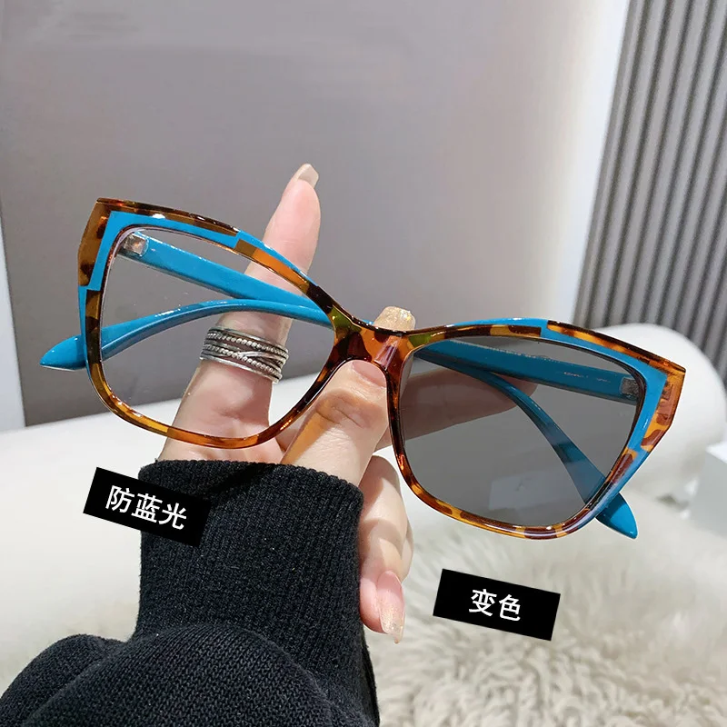 New Fashion Photochromic Glasses Classic Optical Glasses Frame Color Changing Anti Blue Light Woman Eyewear