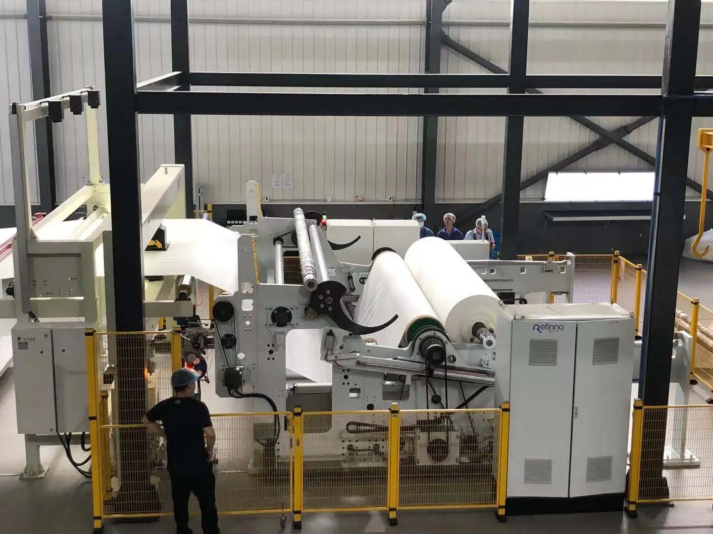 Машина для обмотки ткани с автоматической катушкой трансформатора для выравнивания краев