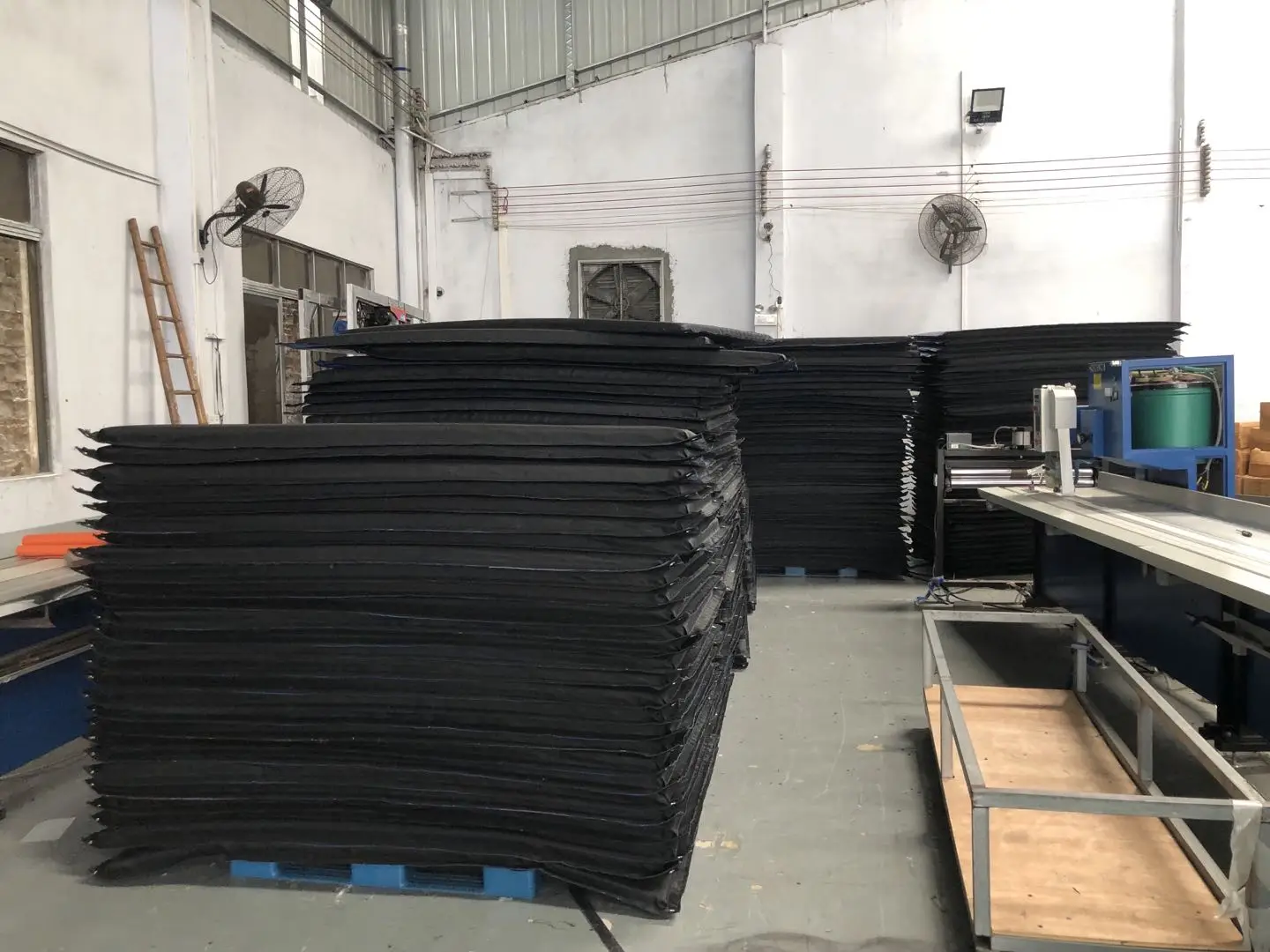 product china pvc mass loaded vinyl sound barrier manufactured by rubber barrier experts factory direct supply-10