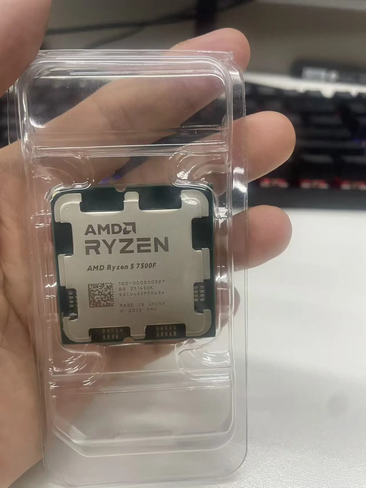 【新品未使用】 AMD Ryzen5 7500f 完成品PC限定で良コスパ！ 内蔵GPUなしの「Ryzen 5 7500F」って