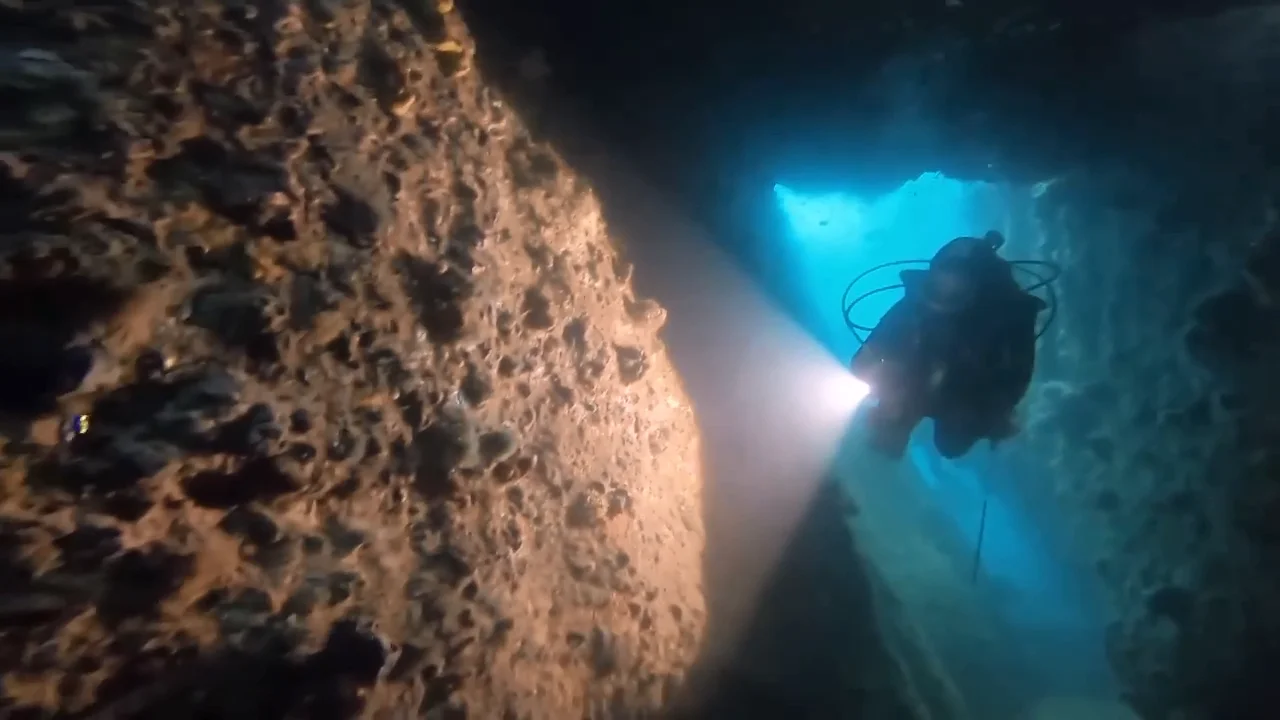Torcia Subacquea XTAR D26 1600S - 1600 Lumen, Impermeabile 100m, 4 Modalità, Per Immersioni E Sport Acquatici