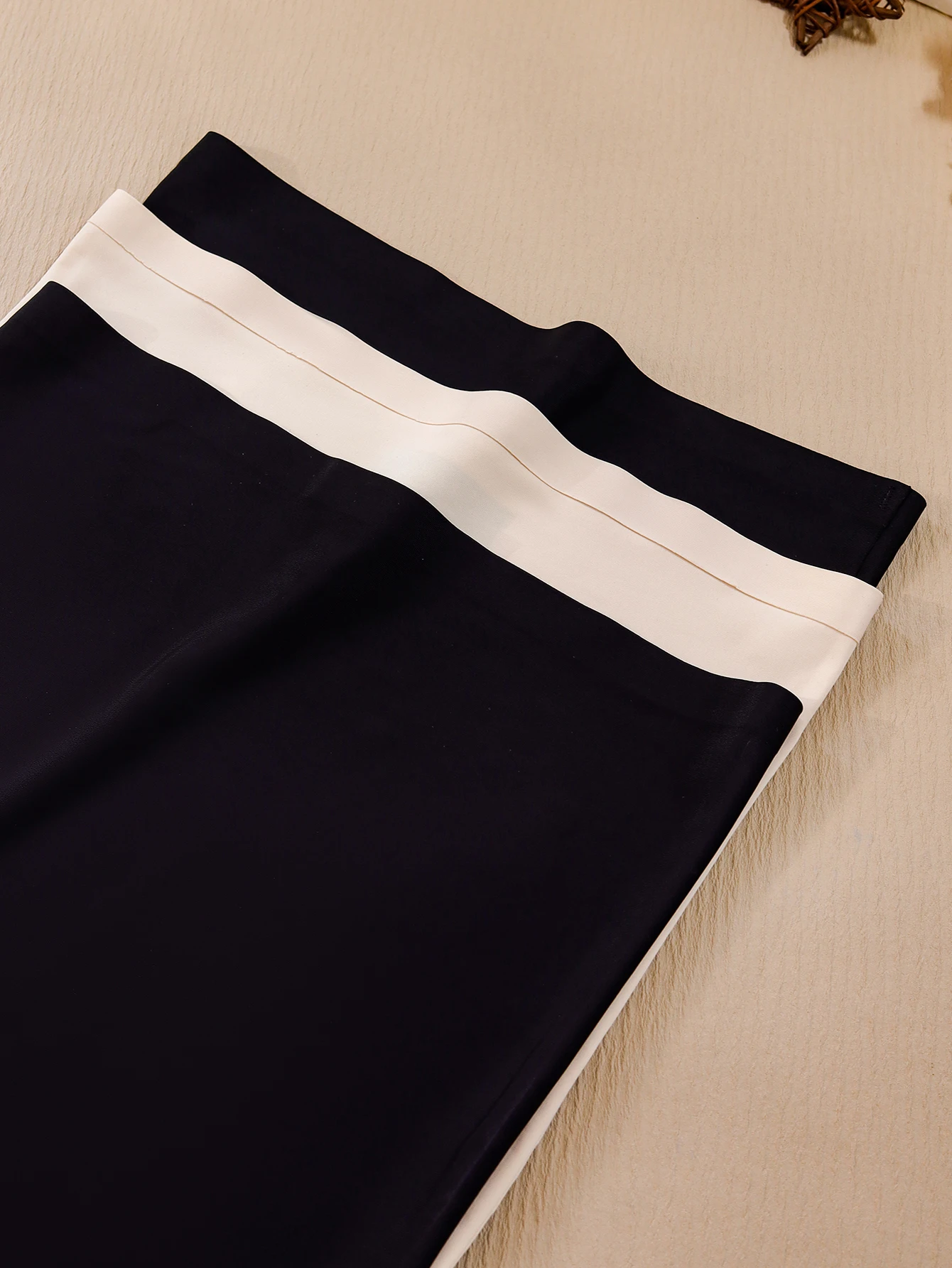 Seamless Strapless Tube Top (2023) product reference view 5