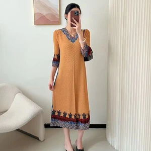 Elegant Pleated Dress with High Elasticity - Size-Free & Plus Size Friendly