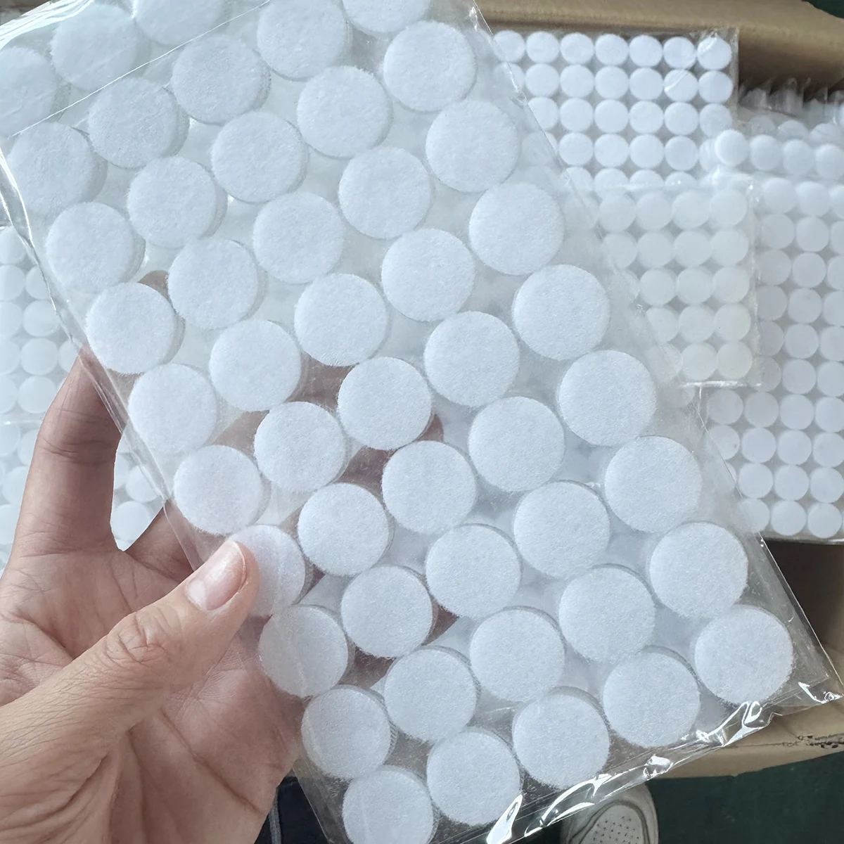 Customizable Round Velcroes Strongly Paste with White Dots 15mm
