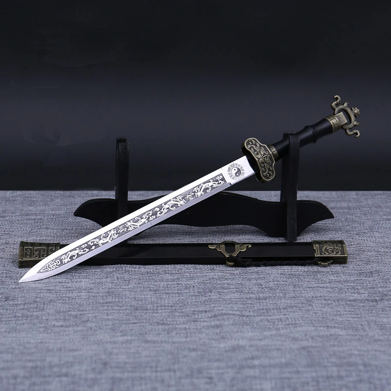中国剣 装飾的な武器 赤い宝石付き 中国剣 装飾的な武器 赤い宝石付き 楽天市場】【値下げ】日本刀