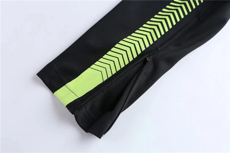 Men's Custom Soccer Football Tracksuit Breathable Active Wear for School Training Wholesale Blank Sets