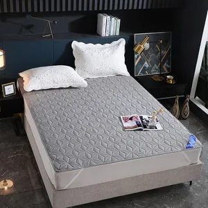 100% Polyester Solid Design Waterproof Cotton Inserted Mattress Sheet with Elastic Band Easy-to-clean Mattress Slipcover