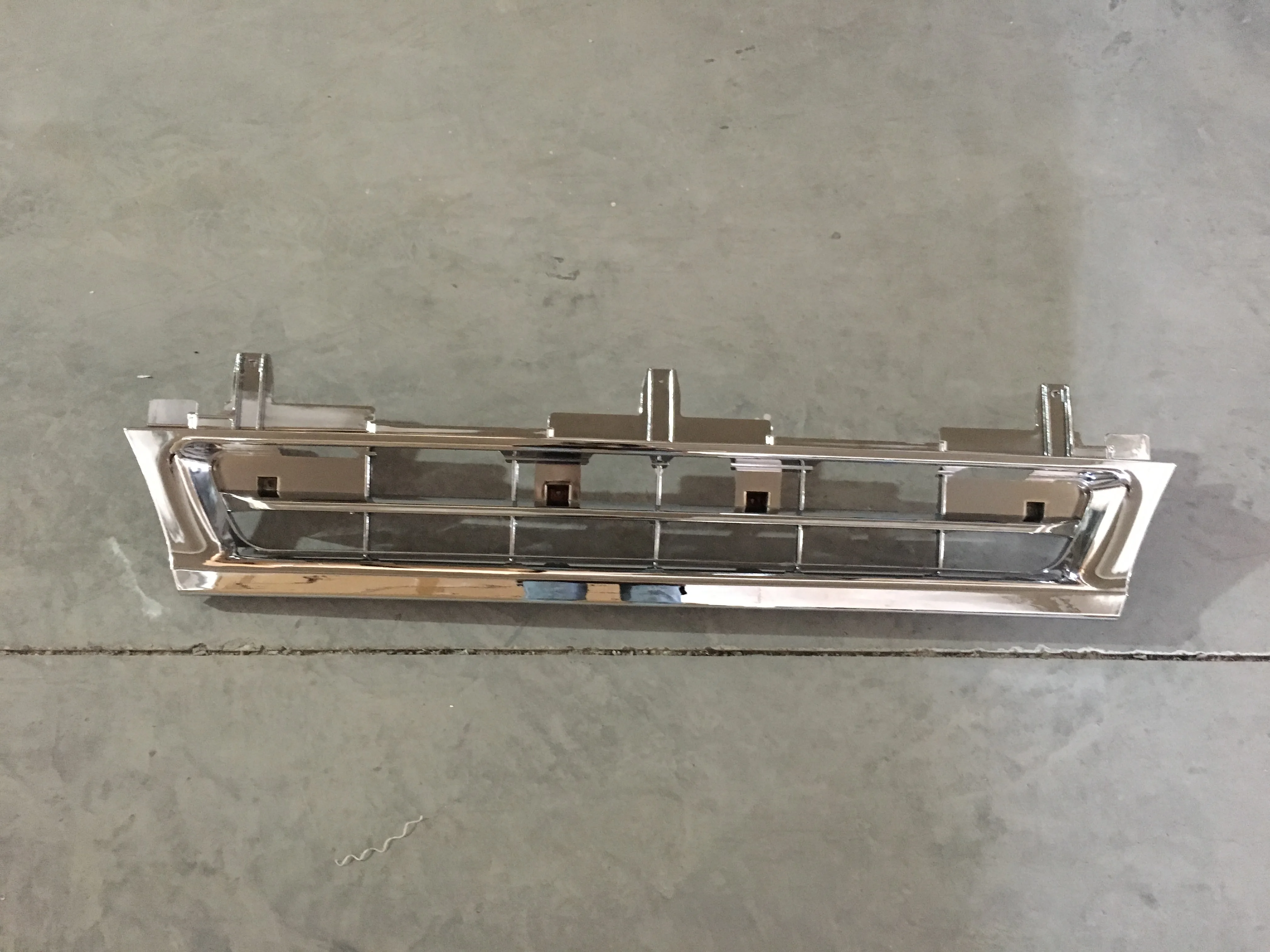 Chrome Grille for Isuzu Deca320 Deca270 Fsr Ftr Available in Wide and Narrow Body Sizes Can Be Chrome Plated or Painted