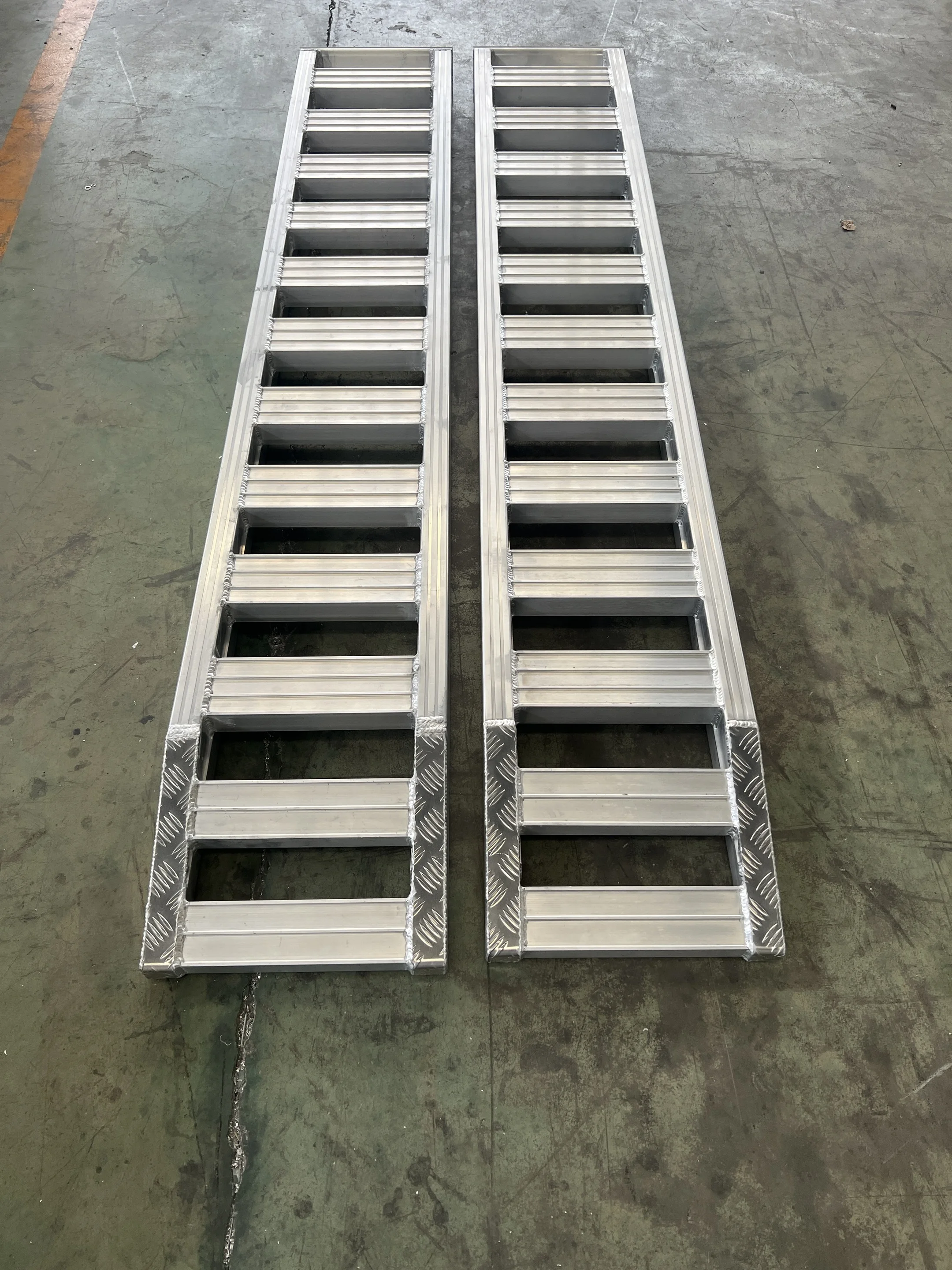 Dock Leveler