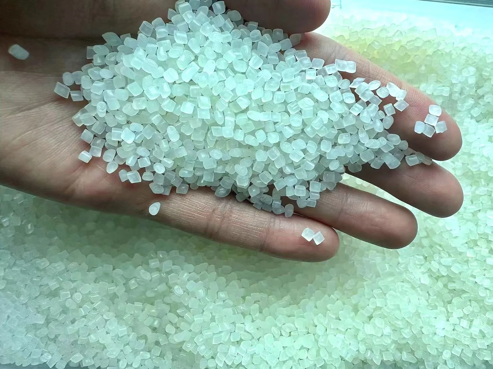 Pa6 черный цвет Низкая вязкость и высокое качество потока для армирования нейлонового пластикового