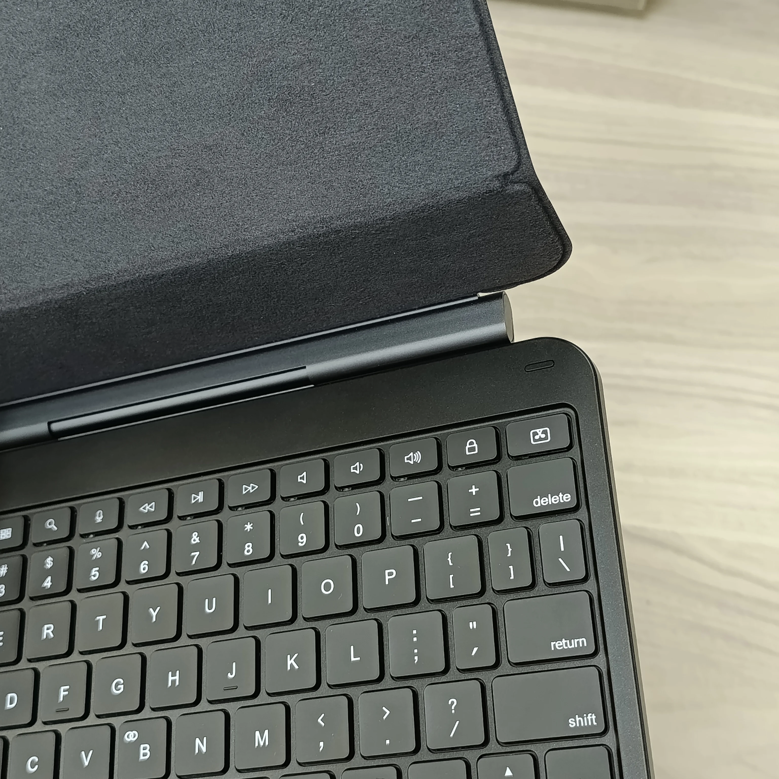 product customized oem keyboard case magnetic keyboard cover for ipad air 11 a16 pro 13 tablet protective flip case with bt touchpad-6