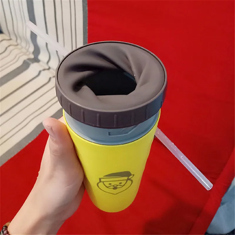 The Butt Cup: A Travel Mug With a Twisting Silicone Lid Like an