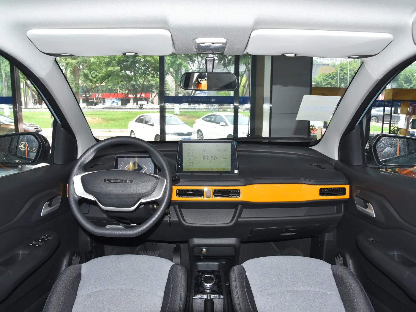 2022 High Performance 4 Seats Mini Ev Car New Energy Vehicle Yema Letin