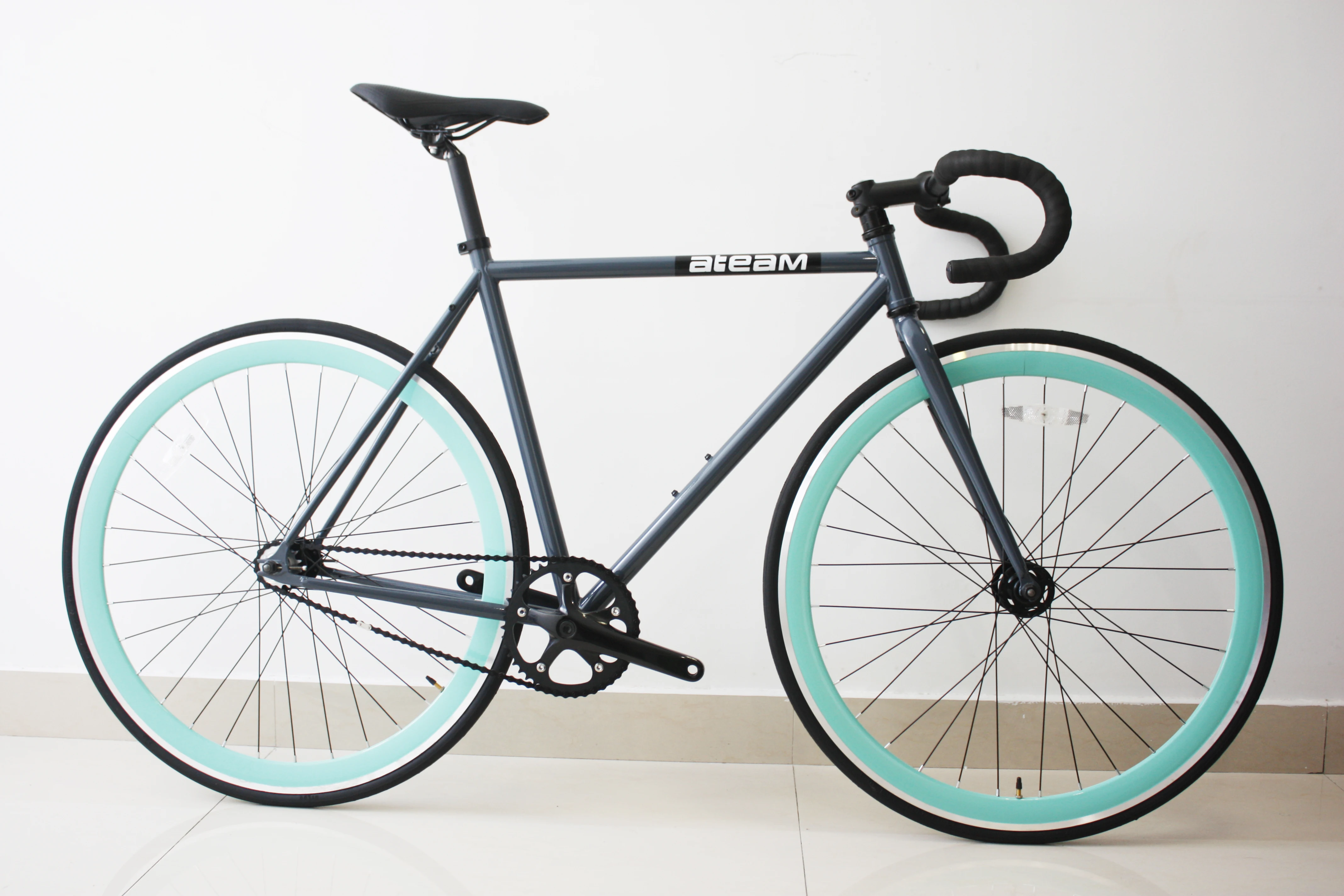 シングルギア　700c Single Speed Bicycle Fixie 700c - Hi-Carbon Steel Fixed Gear Bike