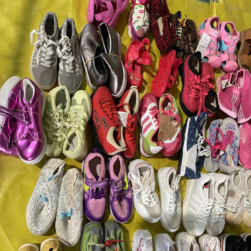 Venta al por mayor de fábrica usado hombres mujeres zapatos de