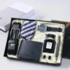 Set da 9 pezzi: orologio nero, cinturino in pelle, portafoglio, cravatta, fermacravatta, gemelli