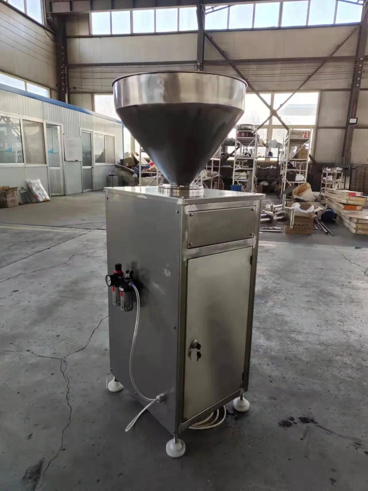 Small Automatic Sausage Fillings and Linking Machine