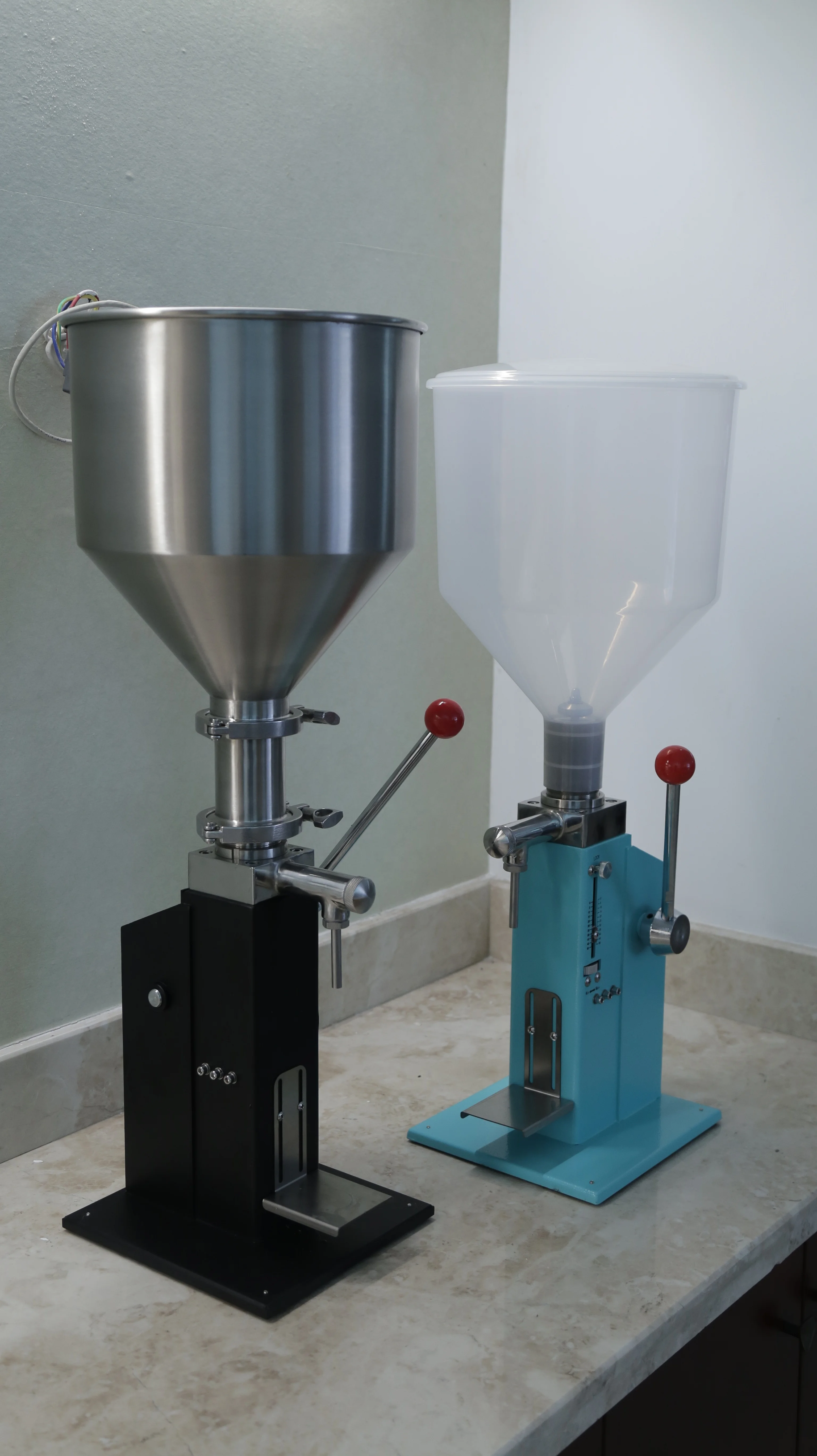 A03 Manual Filling Machine Factory Price Commercial Mayonnaise Paste Milk Liquid Filling Machine for Juice Beverage