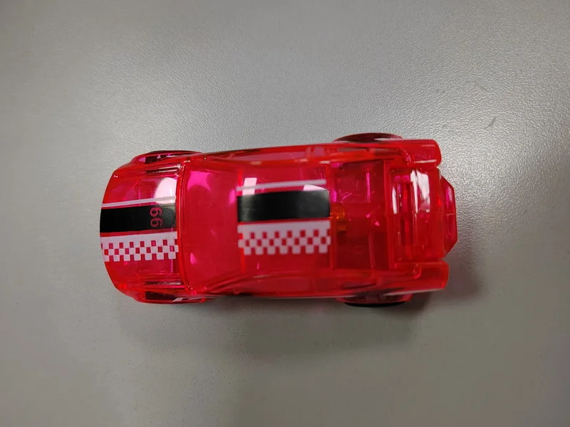 Оптовая продажа новинка детские мини-игрушки со свистком спортивный автомобиль форма леденца конфеты