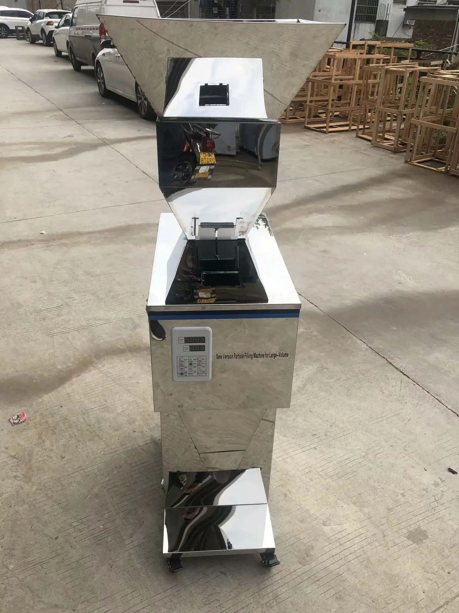 High Quality Semi Automatic Grain Doser Machine/pistachio Nuts Weighing Filling Machine with Factory Price