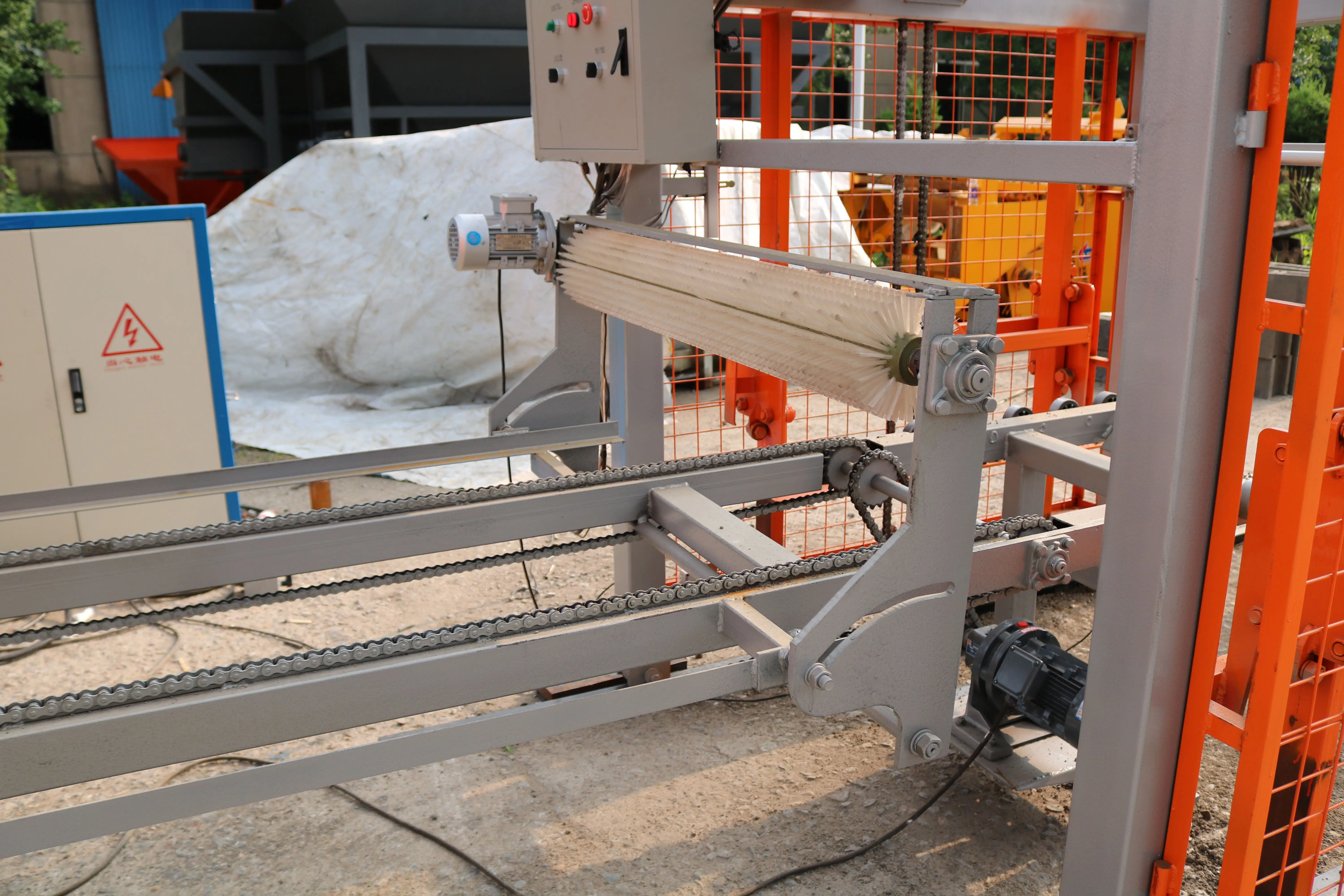 QT5-15 Paver Brick Machine - Efficient Brick Production