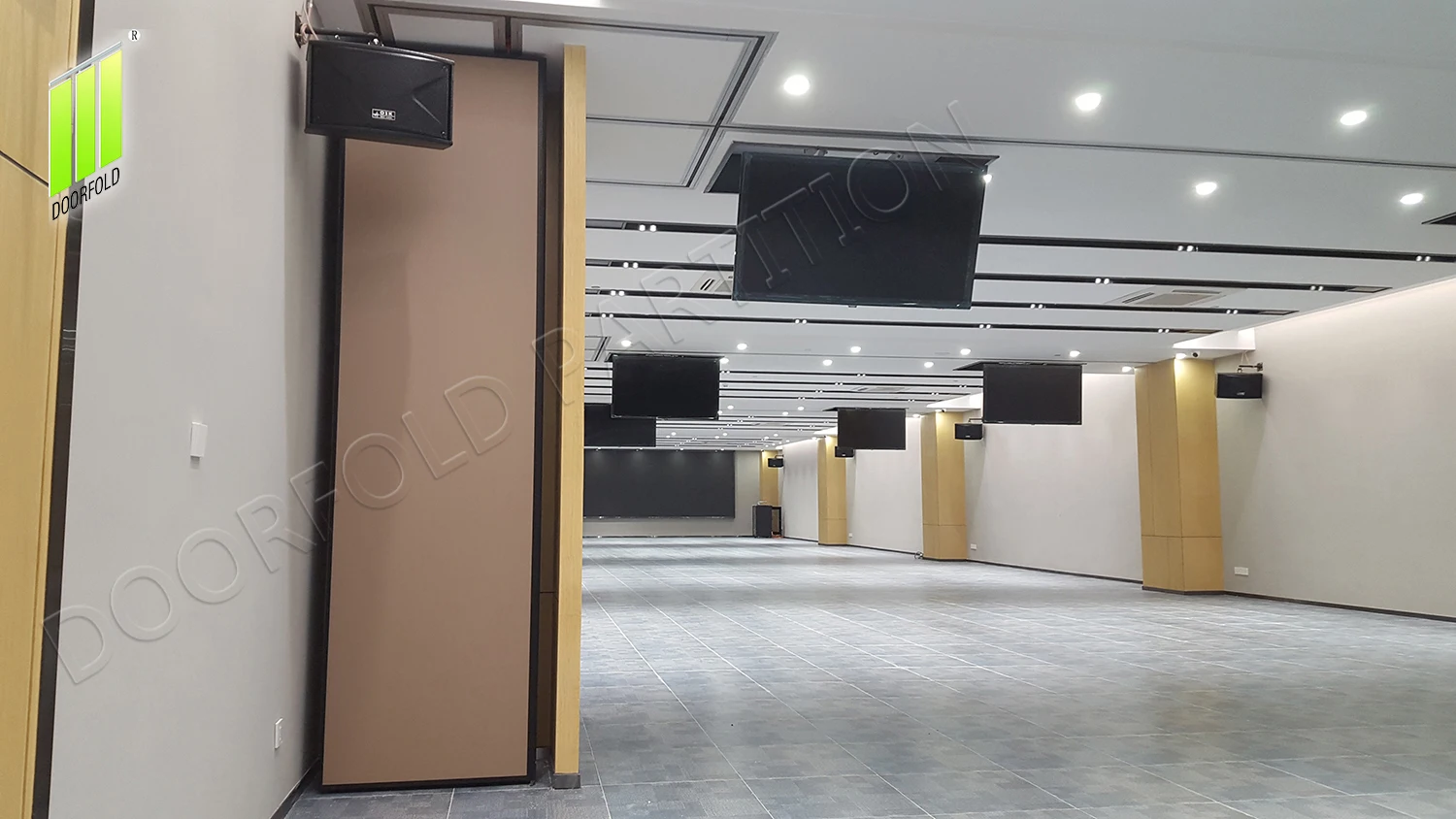Commercial Hotel Room Office Sliding Partition Wall Panel Soundproof Conference Hall Operate Panel Movable Sliding Door