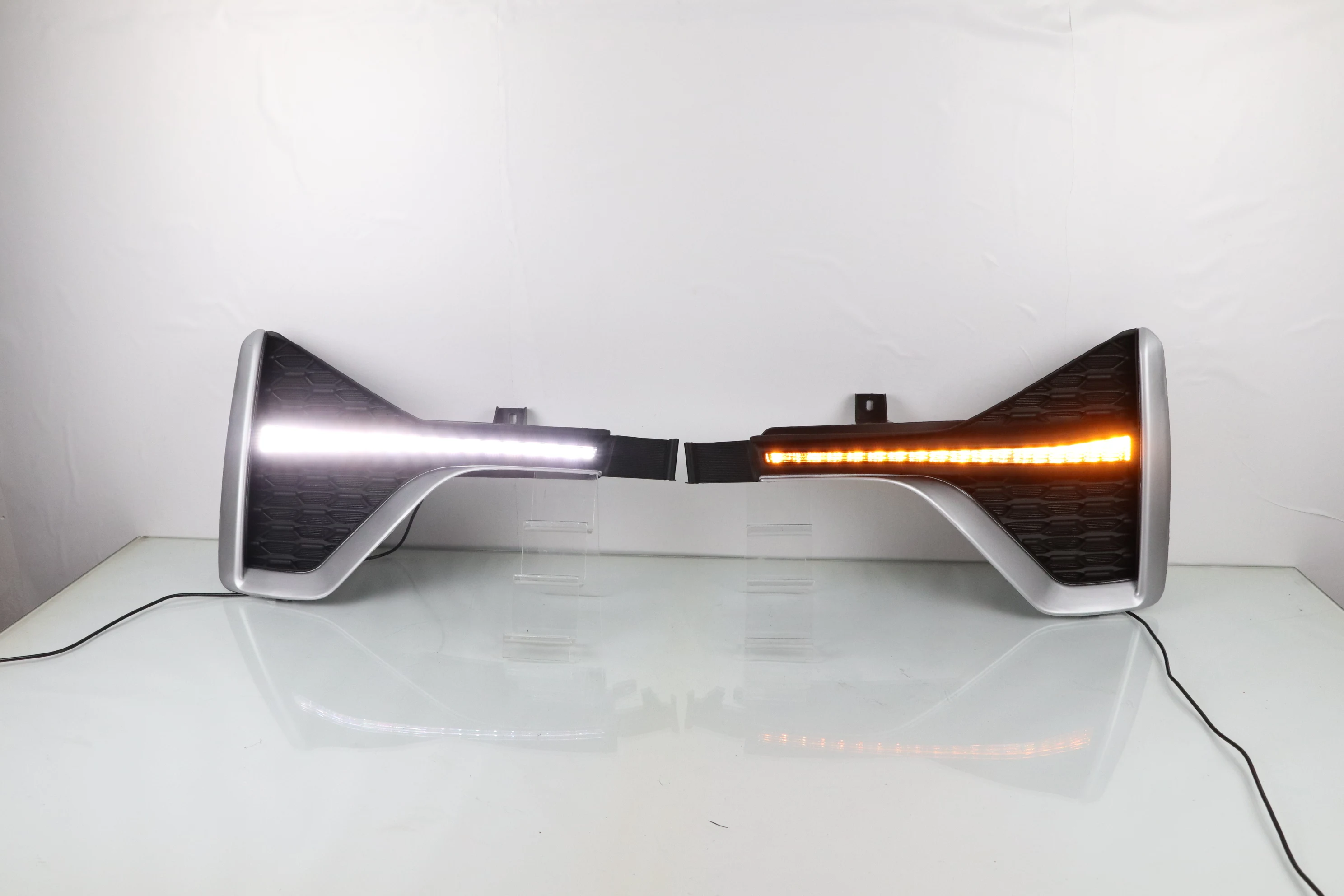 Factory Price LED Driving Daytime Running Light Car DRL Front Light Fog Lamp ABS Material for Toyota Innova Zenix 2023