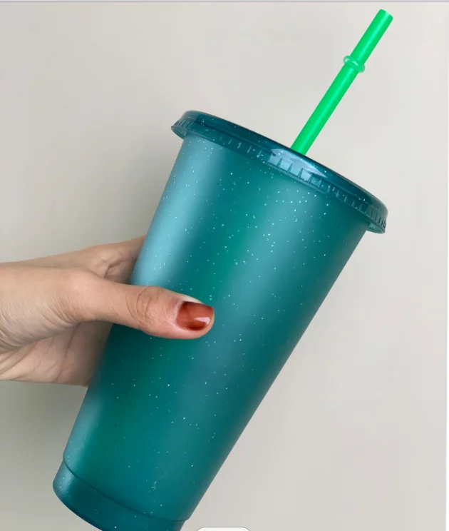 Лидер продаж 2023, повторно используемая пластиковая кружка, подарок на Рождество, кружка для кофе, чая, сока, блестящие кружки с крышкой из соломы