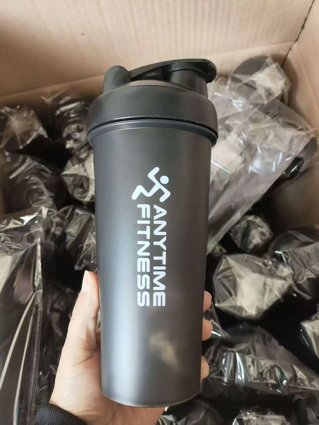 Custom Logo Plastic Protein Shaker Fitness Sports Water Bottle 600ml preview 5