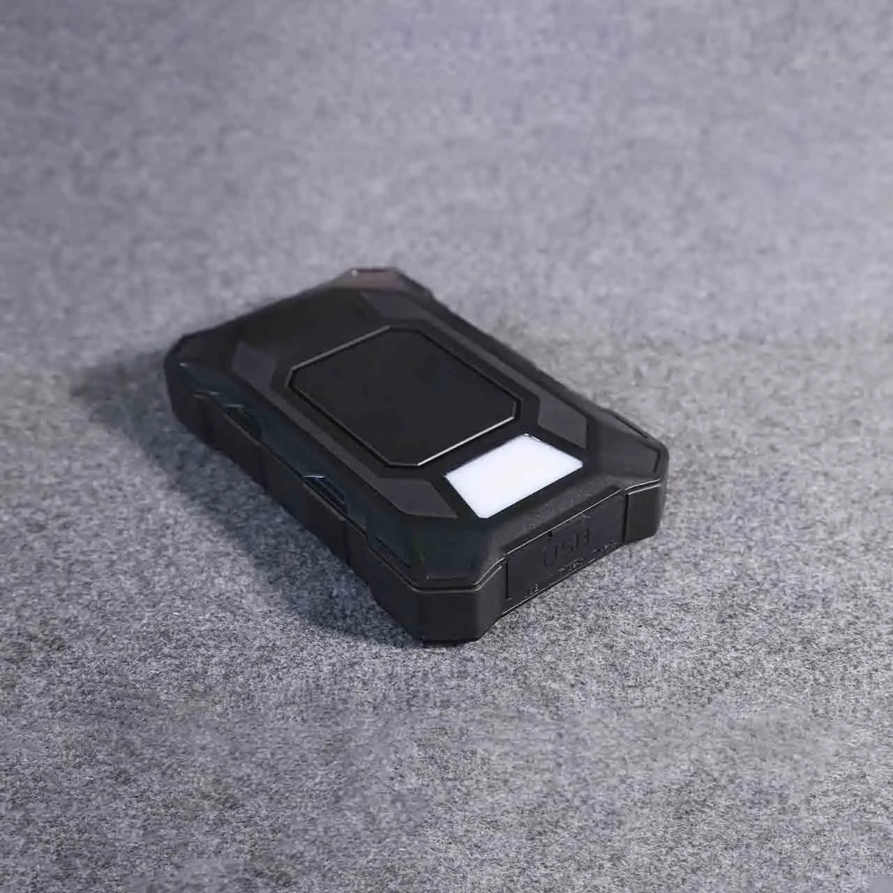 PD65W Solar Power Bank 20000mAh Ip67 Waterproof UN38.3 MSDS IATA Certified for Shipping to Africa SP0042 Multi-port Power Bank