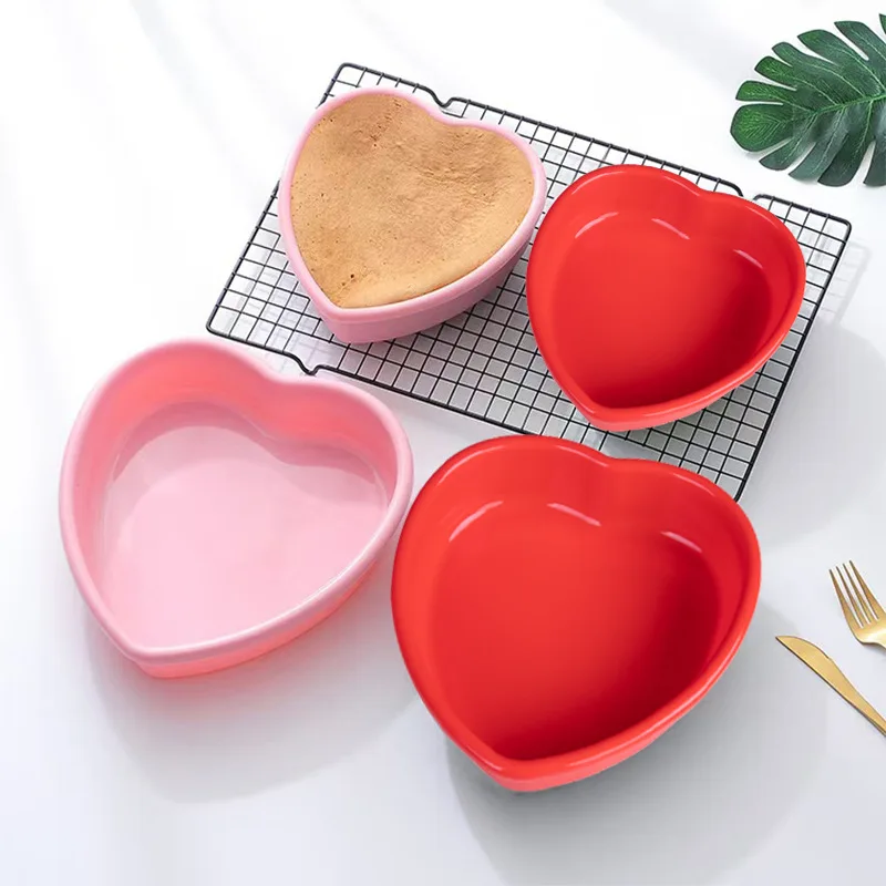Factory Direct Love Shaped DIY Silicone Baking Mold for Valentine's Day Layered Cake Tray Mold Cake Tools details