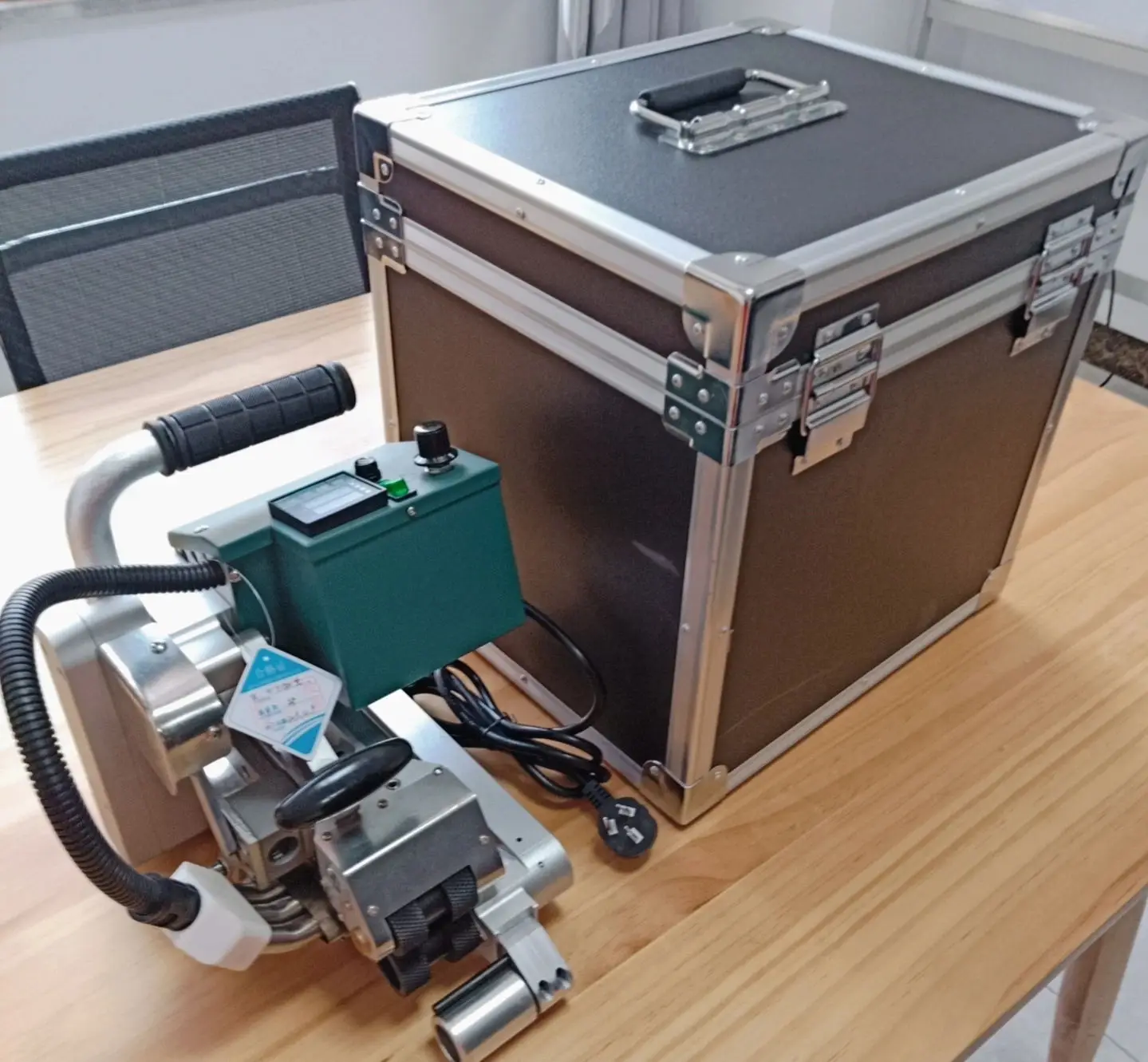 HDPE Geomembrane Hot Wedge Welder Welding Machine Liner Geomembrane 1800W